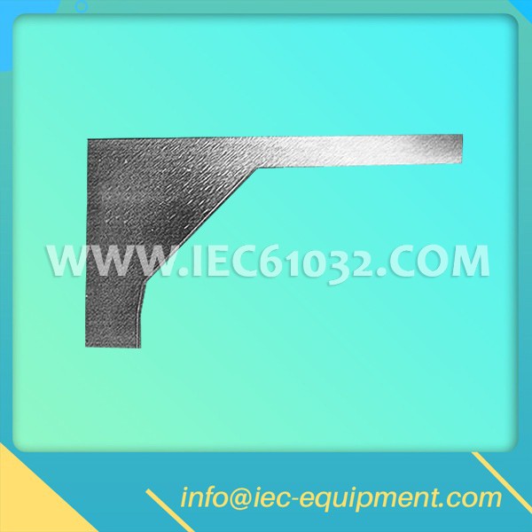 CEI 23-50 Fig. 7 Calibro (spessore: circa 2 mm) per la verifica del contorno delle calotte o delle plac-che di copertura